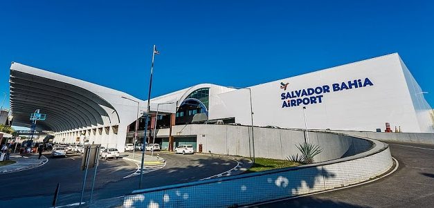 Aeroporto de Salvador instala aviso sonoro e potes de álcool em gel para evitar casos de coronavírus