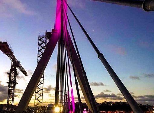 Vestida de luz: primeiros testes de iluminação cênica da Nova Ponte de Ilhéus sinalizam etapa final da obra