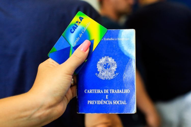 Nascidos em maio e junho já podem sacar o PIS