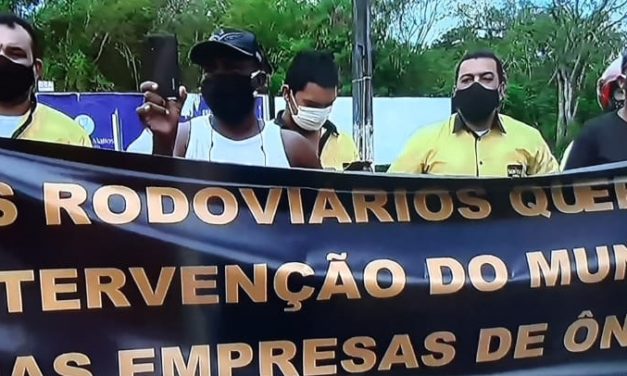 Parados há 5 meses e sem salários, rodoviários do Transporte Coletivo protestam em frente à prefeitura de Itabuna