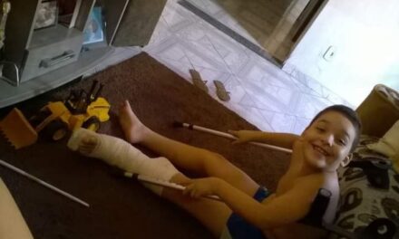 Itabuna: mãe cria vaquinha virtual para pagar cirurgia do filho, portador de doença congênita rara que afeta os ossos