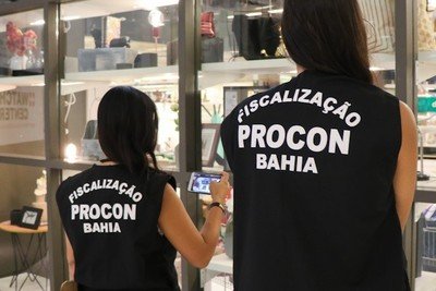 Procon-BA fiscaliza fornecedores de artigos para petshops