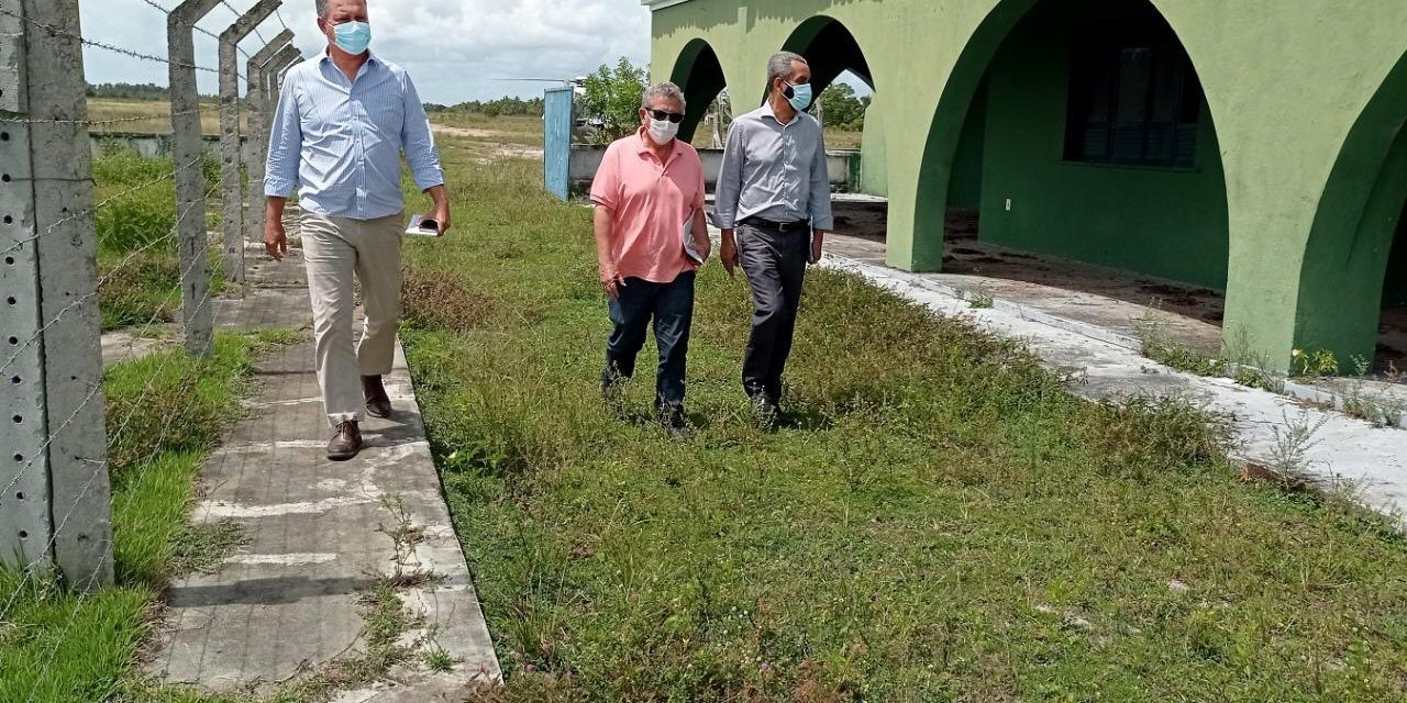 Em Belmonte, Rui autoriza modernização da escola estadual, reforma do aeroporto e mais obras de infraestrutura