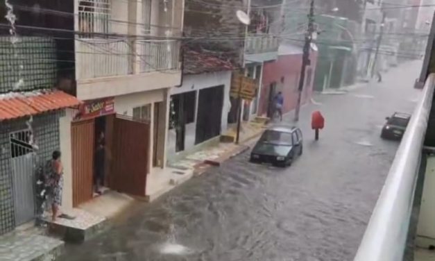 Após o horror da enchente de dezembro, Itabuna ainda vive o drama dos bueiros entupidos