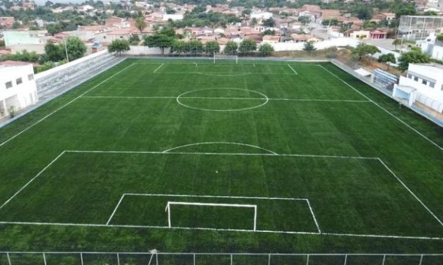 Equipamentos esportivos serão construídos em 16 municípios baianos, por meio de convênios com o Estado