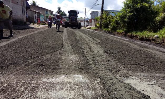 Trechos da Rua do Cajueiro no Bairro de Ferradas em Itabuna são recuperados 