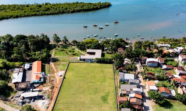 Começa a construção das arquibancadas do estádio de Itacaré