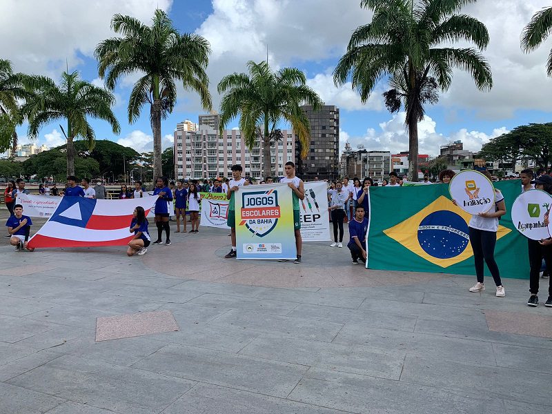 Passeata com alunos da rede pública abre em Itabuna Jogos Escolares da Bahia