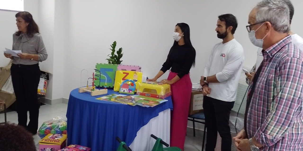 Educação infantil da rede municipal ganha reforço com material didático doado por ONG