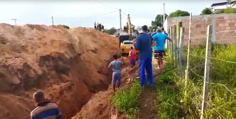 Trabalhadores morrem soterrados após deslizamento de terra em Porto Seguro