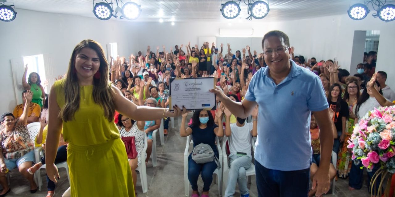 Secretaria de Promoção Social entrega certificados aos alunos da Escola Profissionalizante