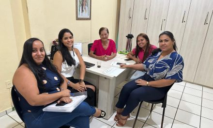 Secretária de Assistência Social de Ibicaraí se reúne com representantes do PAA de Salvador