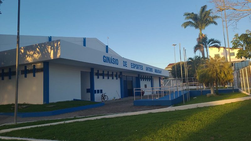 Governo da Bahia inaugura obras do ginásio de esportes de Teixeira de Freitas