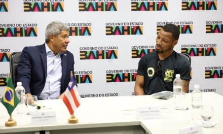 “Hoje, o brilho é dele, é dele esse cinturão”, celebrou o governador em recepção ao campeão mundial de boxe Robson Conceição