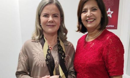 Gleisi Hoffmann recebe Adélia em Brasília: “queremos muito ver uma mulher governando Ilhéus”