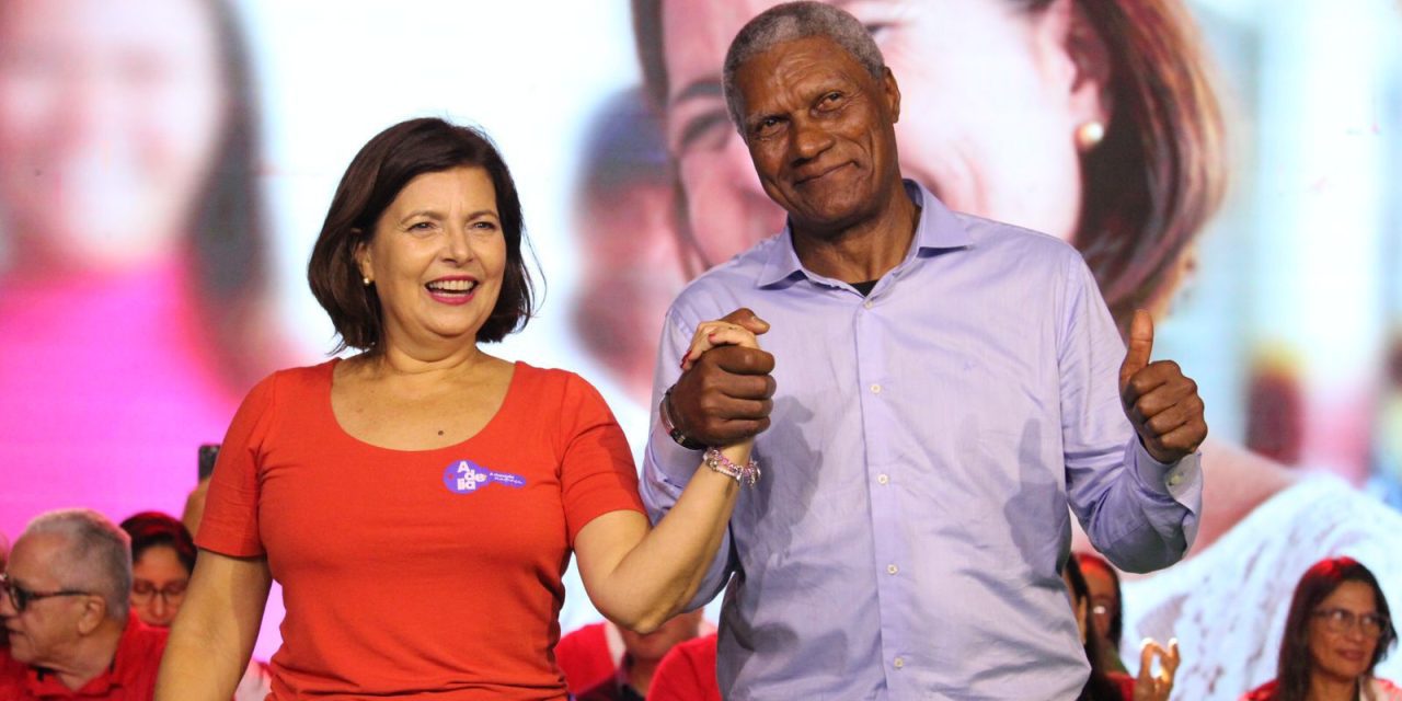 Adélia oficializa candidatura a prefeita de Ilhéus em grande festa, com presença de Jaques Wagner