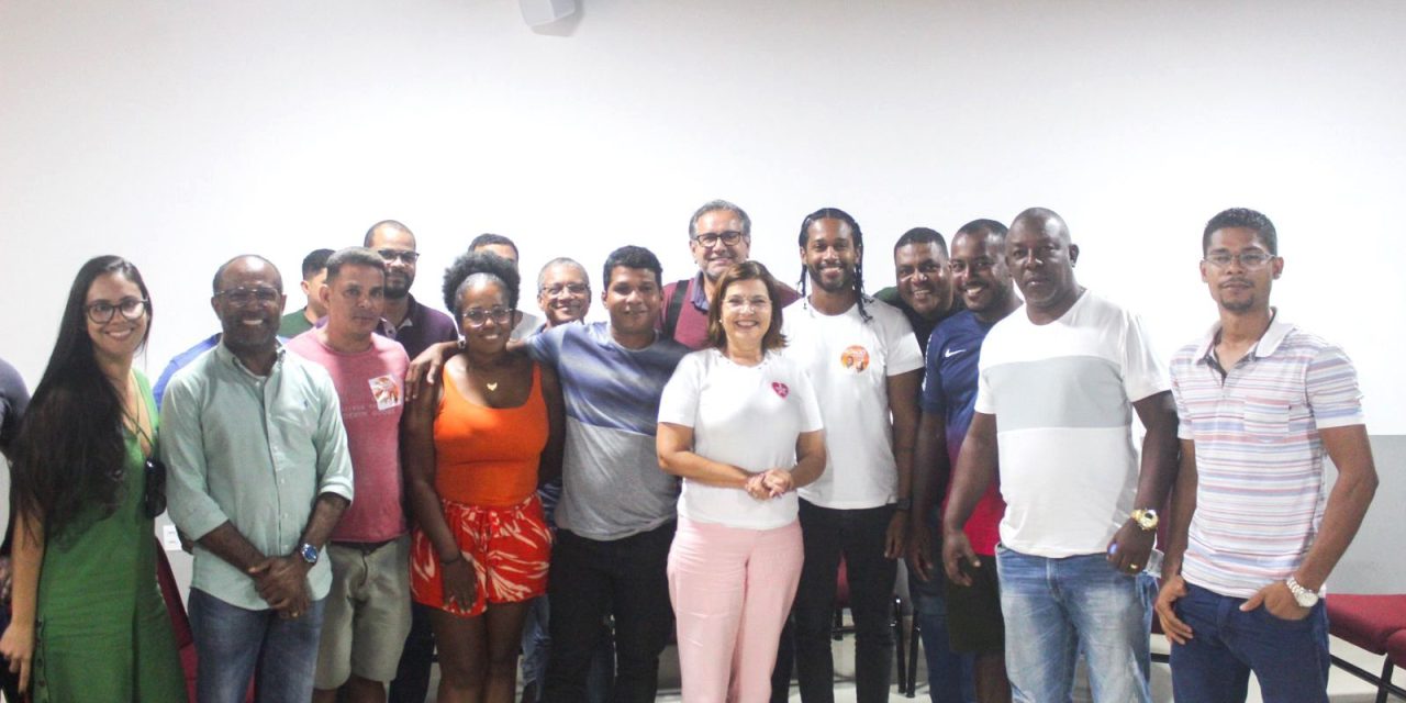 Adélia garante legalização do transporte alternativo em reunião com motoristas do segmento