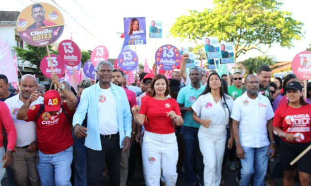 Adélia comemora aniversário com a família 13 em grande caminhada na zona sul