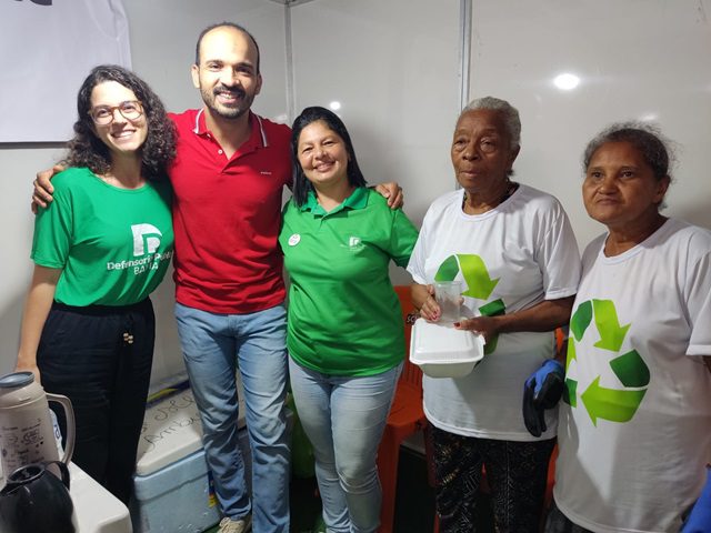 Central do Catador atende agentes ambientais na Festa da Farinha em Buerarema