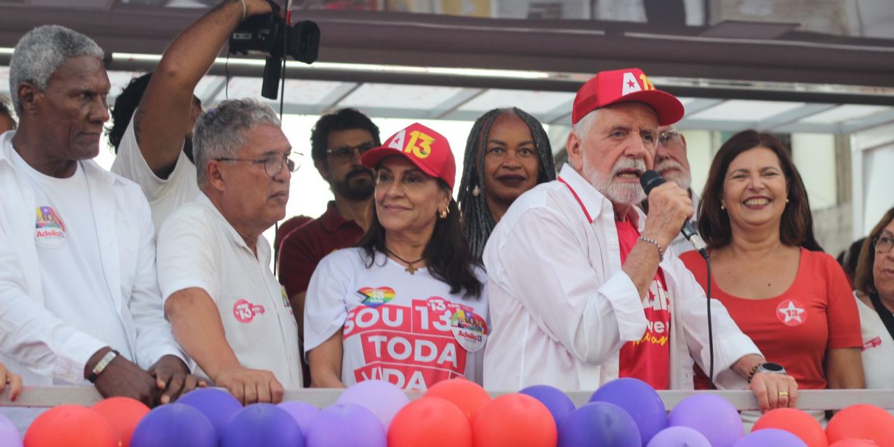 Com Wagner e ministro de Lula, Adélia arrasta multidão no Vilela e reafirma compromissos com moradores do bairro