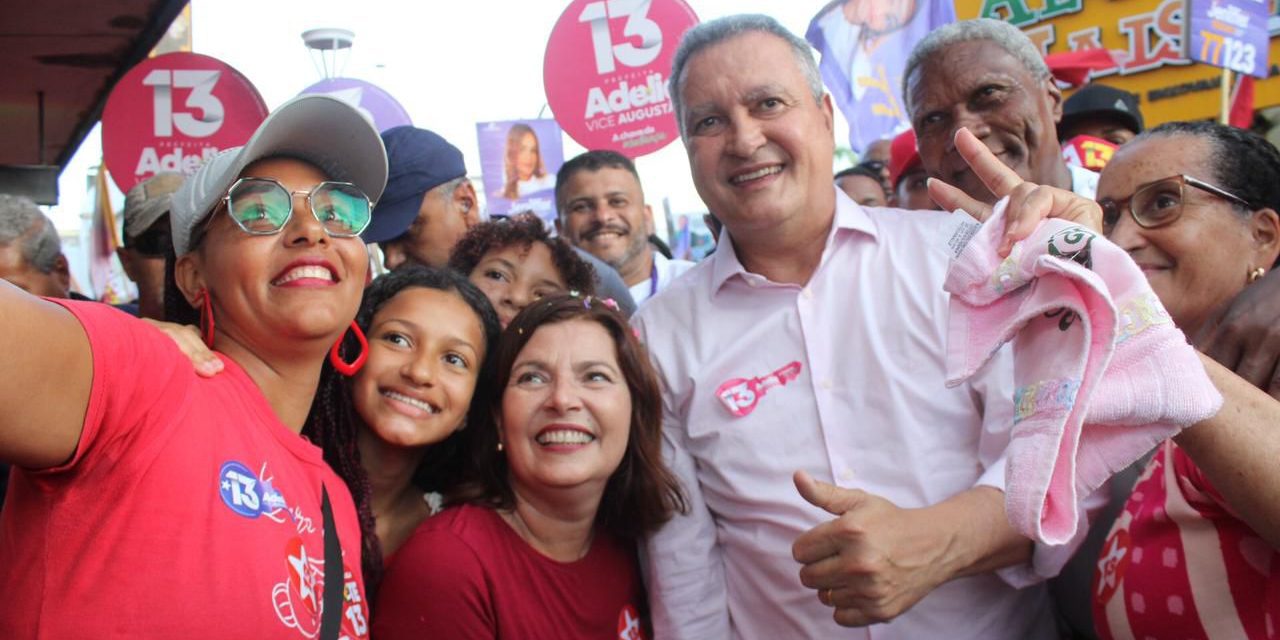 Adélia e Rui Costa param centro de Ilhéus com milhares de pessoas na caminhada da vitória