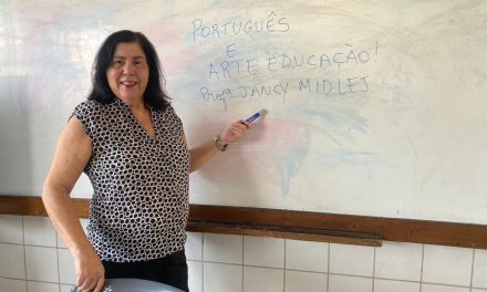 Dia do Professor: após mais de duas décadas, entusiasmo com o ofício é o mesmo para a docente Jancy Nery