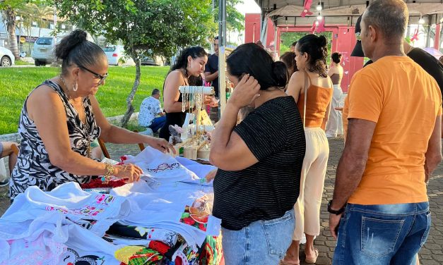 Praça das Artes trouxe vida à  Beira-Rio com artesanato, música ao vivo e saúde