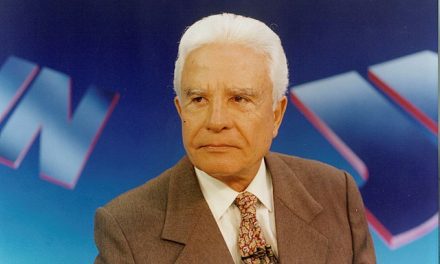 Morre aos 97 anos o jornalista Cid Moreira, um dos ícones da televisão brasileira