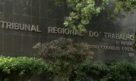 Bahia: banco é condenado a pagar R$ 30 mil para funcionária chamada de ‘Smurfette’ e demitida grávida