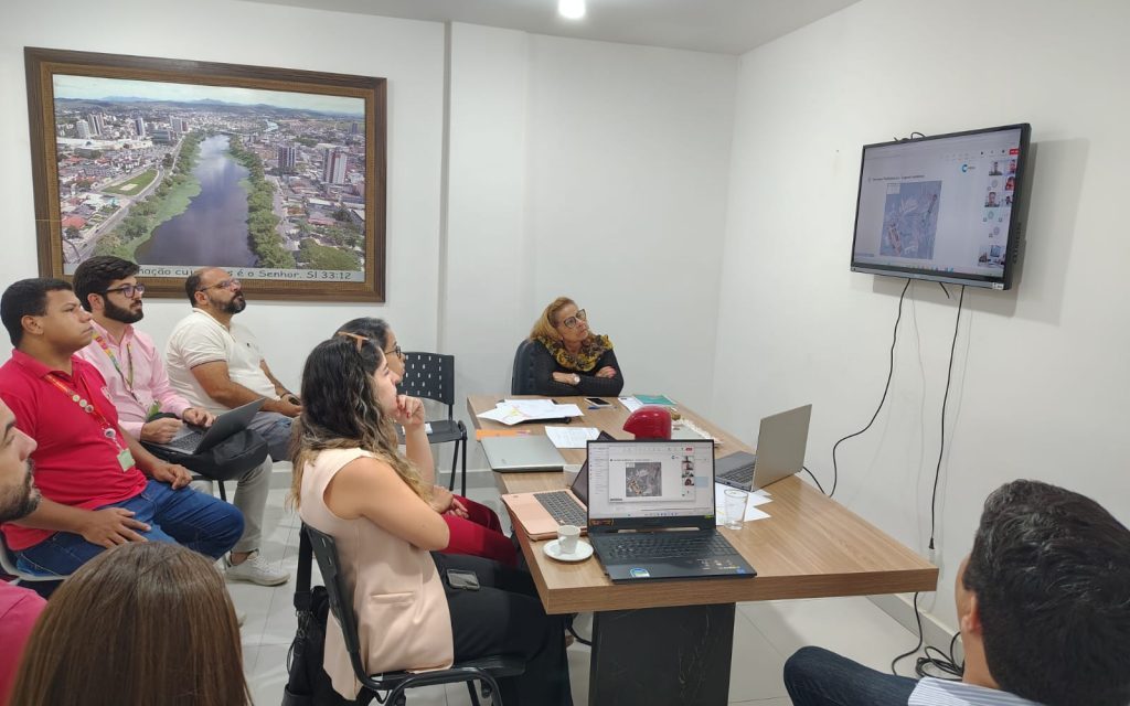 Encontro discute as interferências no projeto de construção do viaduto entre as avenidas Aziz Maron e Princesa Isabel