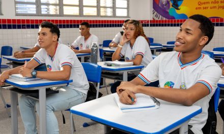 Renovação de matrícula para estudantes da rede estadual começa na próxima segunda-feira