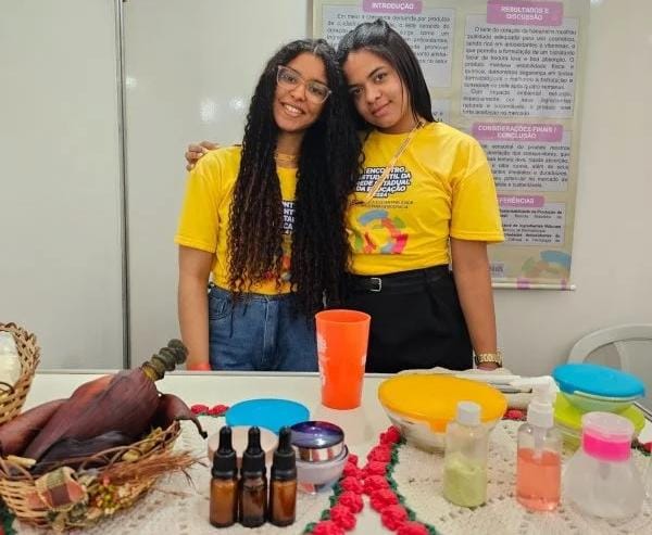 Jovens cientistas utilizam coração da bananeira para desenvolver creme facial