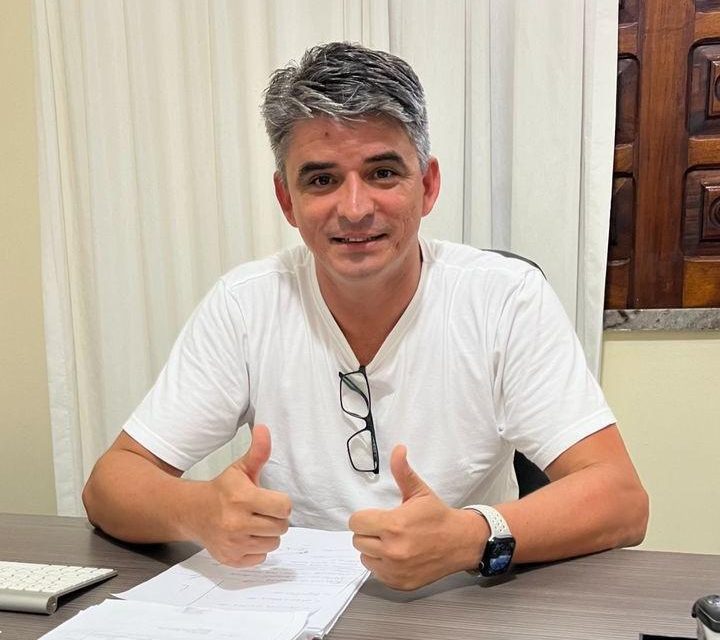 Jusmari Oliveira volta ao comando da Sedur e Marcone Amaral assume mandato na Assembleia Legislativa