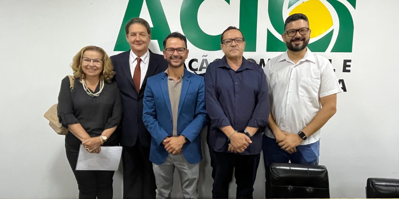 Lideranças debateram sobre o destino da Fiol na Bahia em reunião da ACI