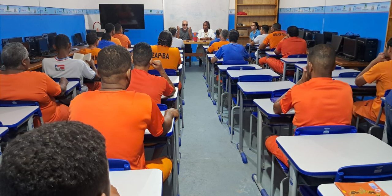 Reeducandos do Conjunto Penal de Itabuna participam de Roda de Conversa sobre “Ainda Estou Aqui”