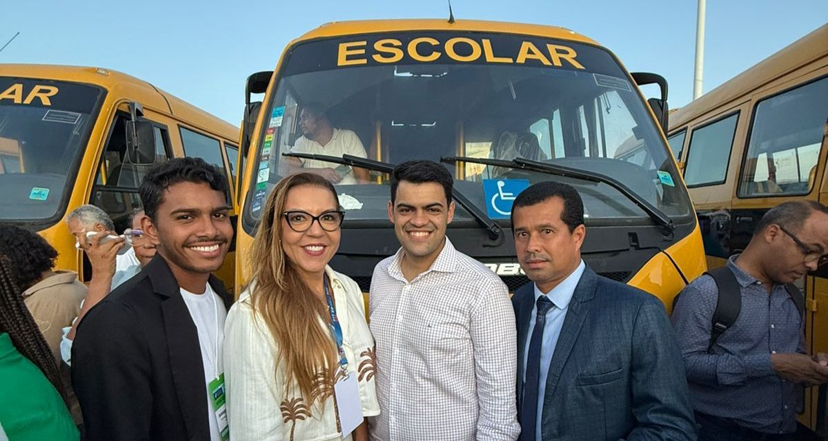 Ibicaraí recebe ônibus escolar do Governo do Estado por indicação do deputado Tiago Correia