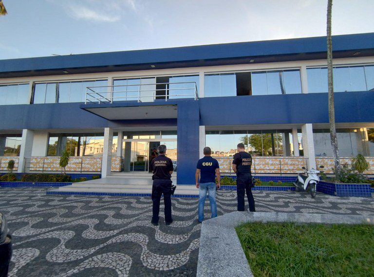 Polícia Federal deflagra operação contra fraudes em licitações na Bahia