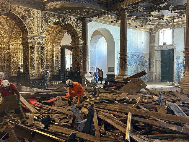 Turista morre e outras 5 pessoas ficam feridas após desabamento do teto de igreja no Centro Histórico de Salvador